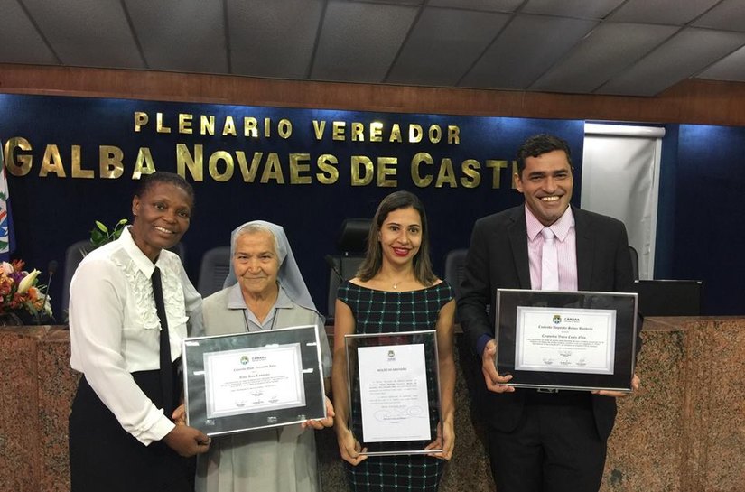 Em sessão solene, Fátima Santiago entrega Comenda a duas personalidades