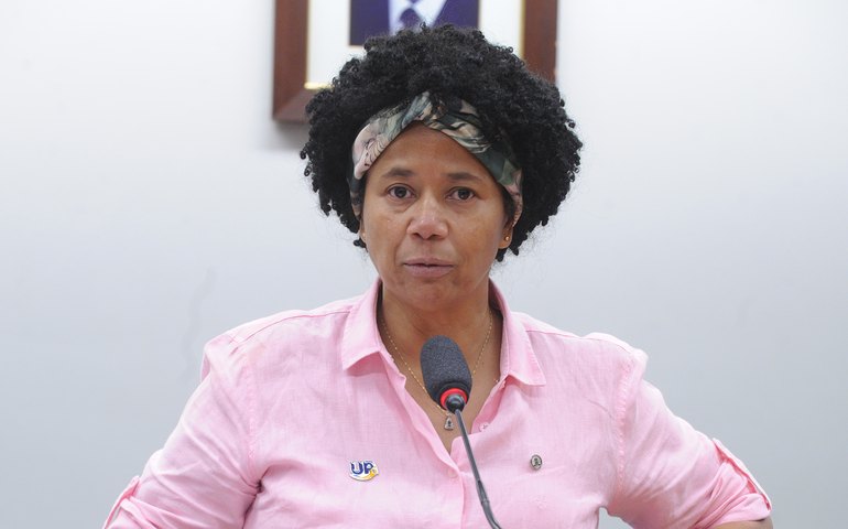 Comissão aprova prioridade a pessoas com câncer na adoção de crianças e adolescentes