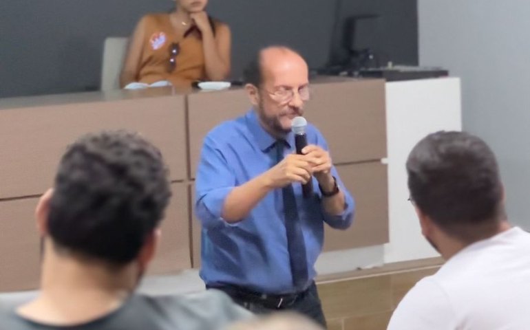 Dr. Cleber Costa defende a medicina e inspira novas gerações de médicos em MaceióSA