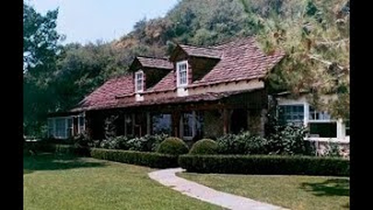 Você moraria em uma casa que foi palco de um crime brutal? Valores e superstições dividem possíveis compradores e até 'turistas de homicídio'