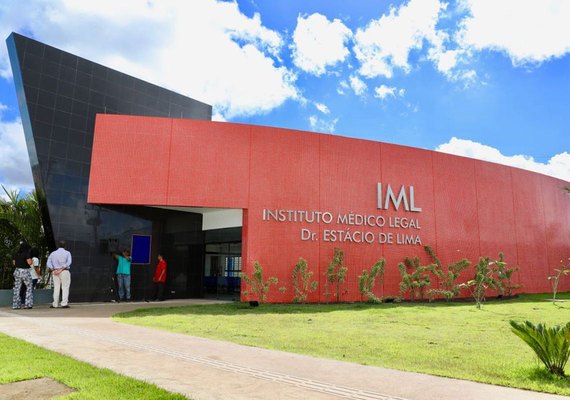 Dois corpos são encontrados em área apontada como cemitério clandestino em Maceió