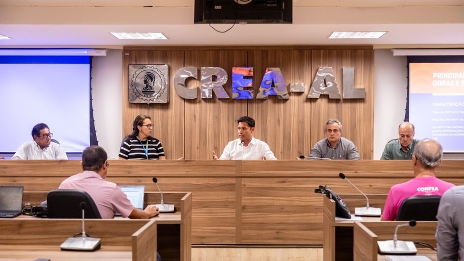 Vice-prefeito e titular da Seminfra faz balanço de obras da pasta no Crea/AL