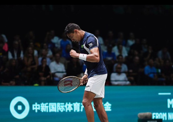 Monteiro desperdiça match point e perde na estreia em Antuérpia, e Wild fura qualifying