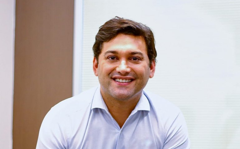 Convenção oficializa candidatura de Rodrigo Valença a deputado federal