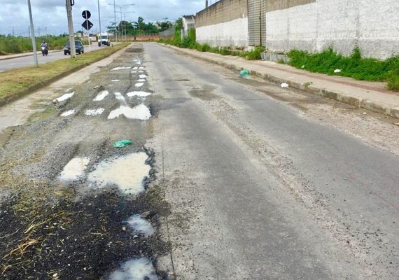 Infraestrutura protocola denúncia crime contra Casal por descumprimento de lei municipal