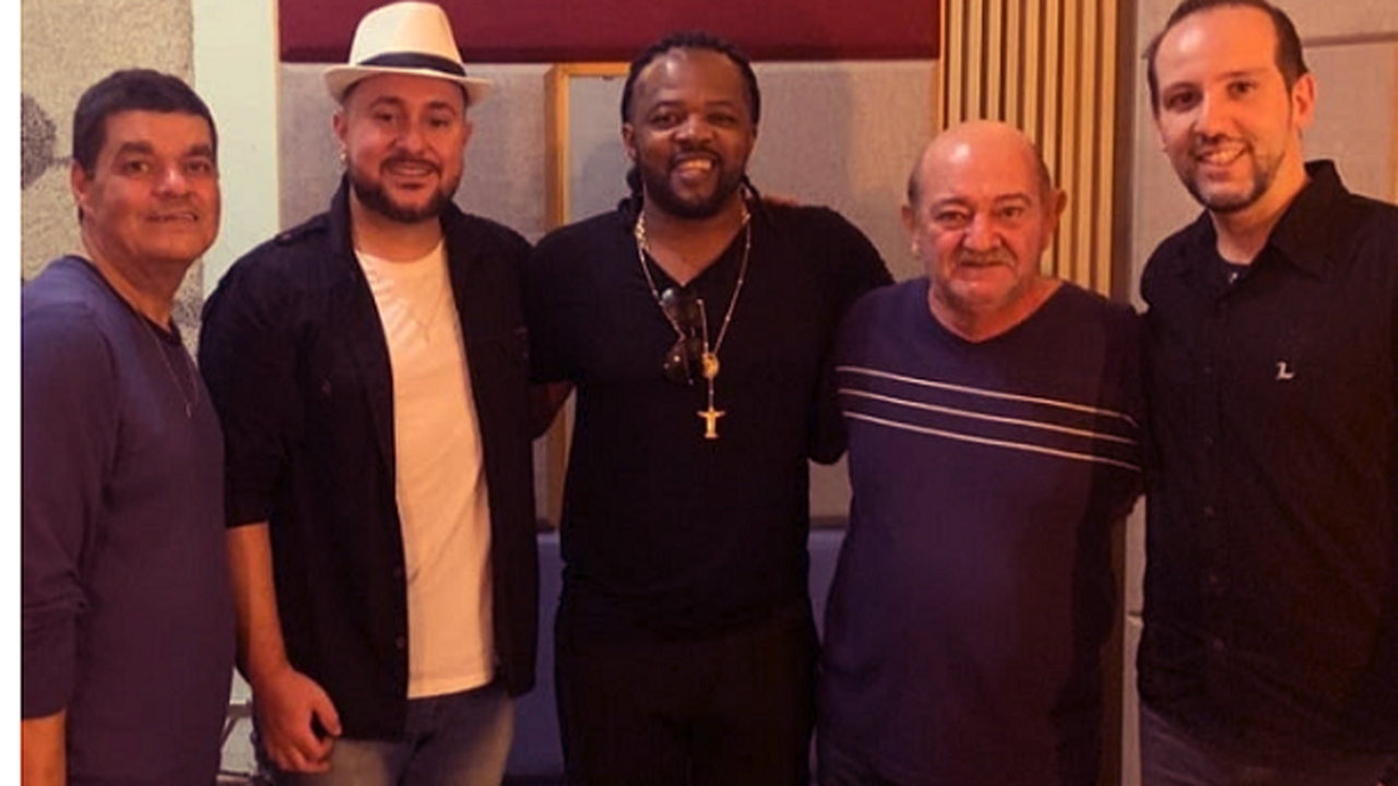 Demônios da Garoa em single com Xande de Pilares