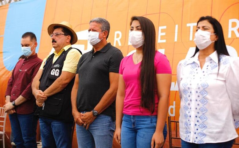 Ao lado do Dep. Arthur Lira, Prefeito Gilberto e Gabriela Gonçalves, entrega melhorias à população espalhadas por todo o município de Rio Largo