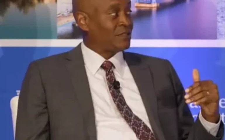 Fed deve manter postura restritiva sobre juros, afirma dirigente de Atlanta