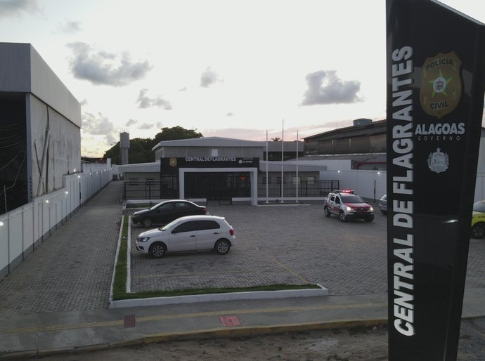 Polícia Civil prende homem acusado de estuprar vizinha em Rio Largo