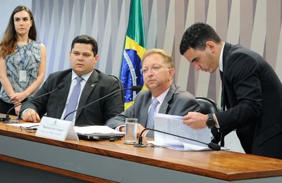 Aprovado relatório de MP que antecipa saques das contas do PIS/Pasep