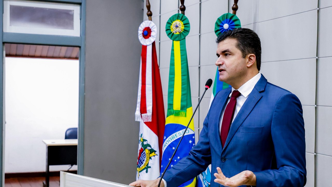 Rui Palmeira denuncia risco a aposentados após investimento de R$100 milhões do IPREV no Banco Master
