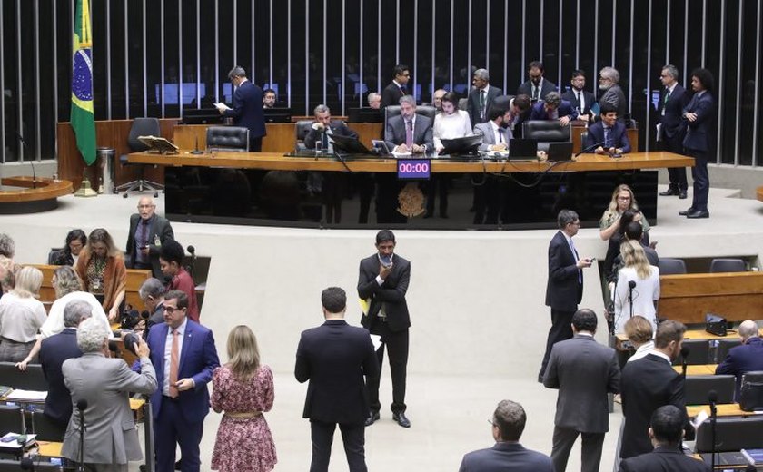 Câmara aprova quebra de interstício e inicia discussão em 2º turno da PEC do pacote fiscal