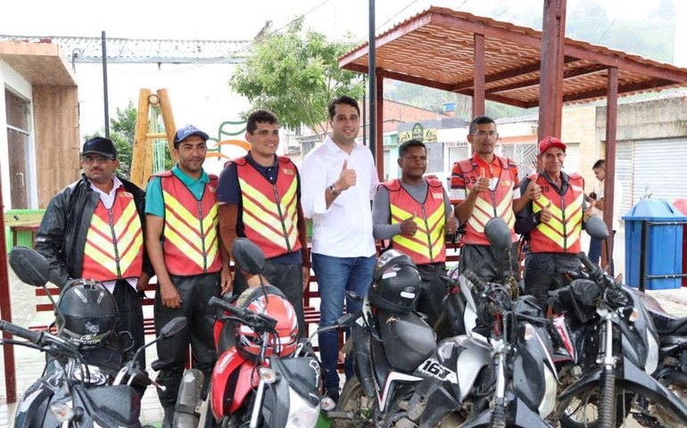 63 anos de emancipação: Prefeitura de Santana do Mundaú entrega novo Point do Mototáxi