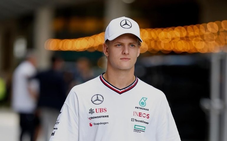 Alpine, ainda sem dupla de pilotos para 2025, faz teste com Mick Schumacher