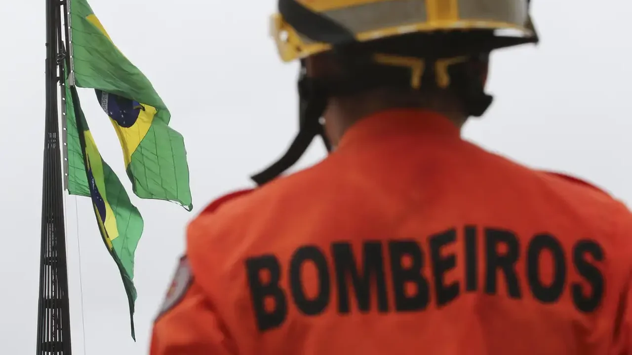 Bombeiros resgatam idosa de poço com 8 metros de profundidade