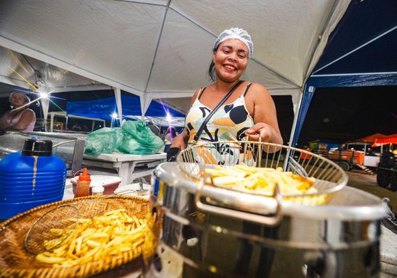 Polo Cometa Mambembe é oportunidade de renda extra para ambulantes de Maceió