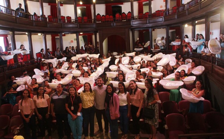 Gestantes recebem enxoval no encerramento da Semana do Bebê em Penedo