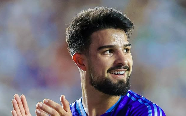 Flaco dá assistência, mas passa em 'branco' na goleada da Argentina em amistoso com Porto Rico