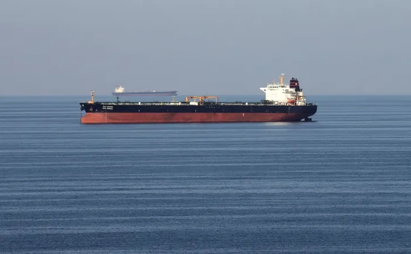 Marinha iraniana apreende petroleiro na costa de Omã