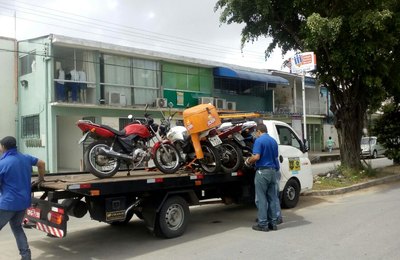 BPTran e SMTT fazem blitz conjunta e apreendem cinco veículos em Maceió