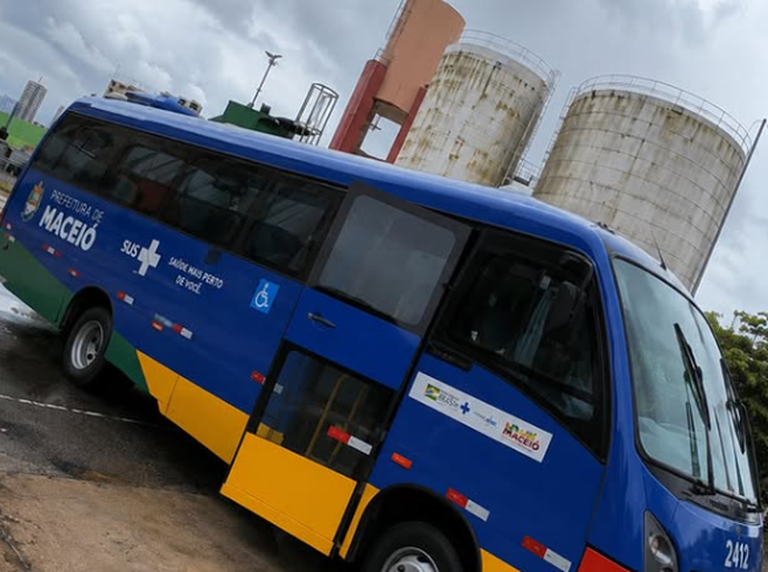 Prefeito Dalminho recebe micro-ônibus para reforçar transporte de pacientes na saúde de Belo Monte