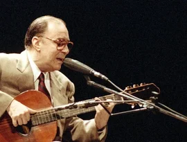 João Gilberto completaria 95 anos com legado ainda presente na música brasileira