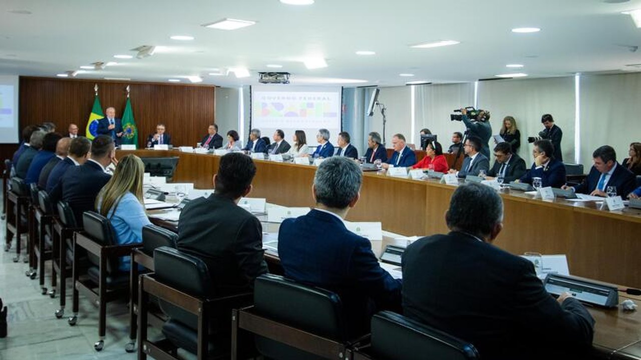 Com Lula, Paulo defende que todos precisam se unir para melhorar a situação dos estados e combater a fome