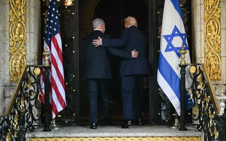 Trump reforça parceria com Israel e faz advertência ao Hamas