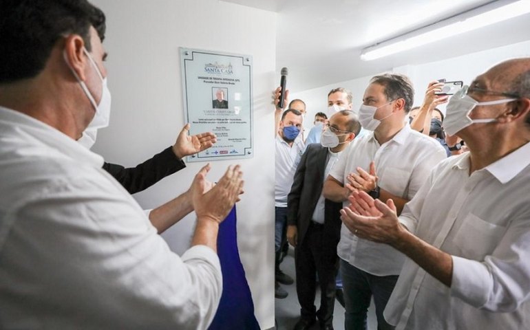 Renan Filho entrega 25 leitos para Covid em Penedo