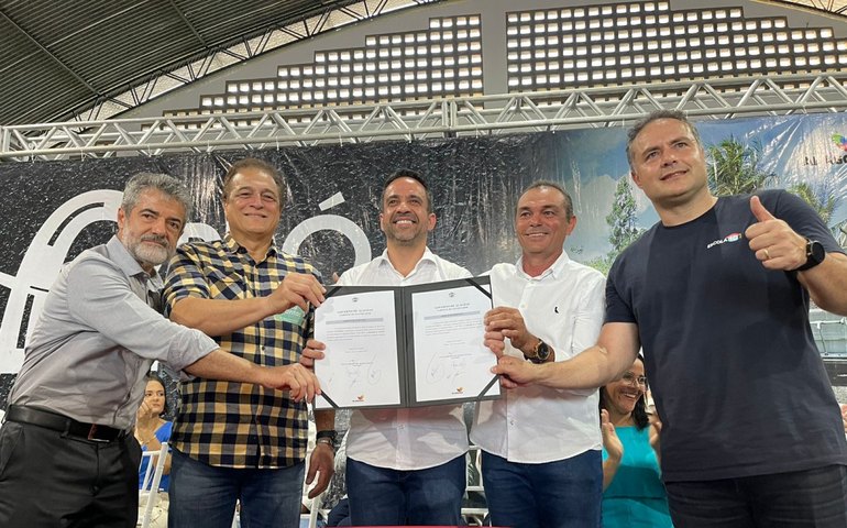 Deputado Galba Novaes participa da entrega de novos equipamentos para Anadia e Colônia Leopoldina