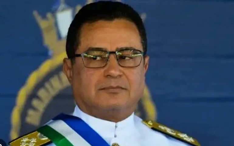 Ex-comandante da Marinha Almir Garnier é preso após condenação por participação em trama golpista