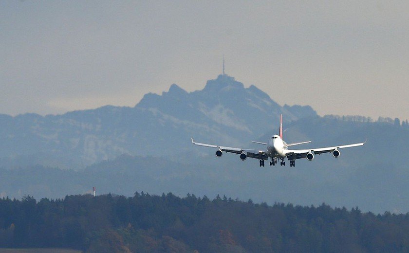 Boeing 737: avião que voou de 'porta aberta' nos EUA tem histórico de problemas