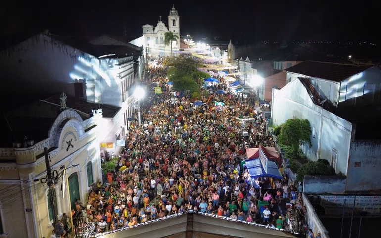 Prefeitura de Penedo investe R$ 250 mil para blocos, orquestras e batucadas no Carnaval 2026. Confira edital aqui!