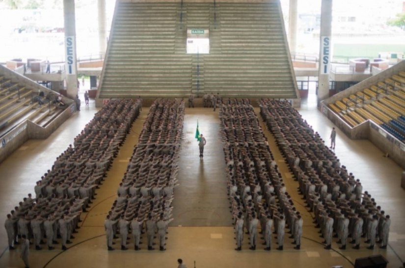 Renan Filho participa da formatura de 945 novos soldados nos 187 anos da PM