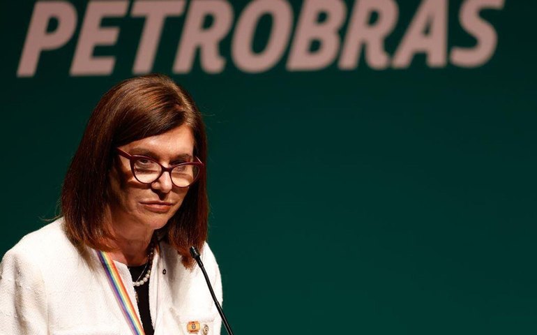 Magda Chambriard diz que gasolina e diesel podem ficar mais baratos