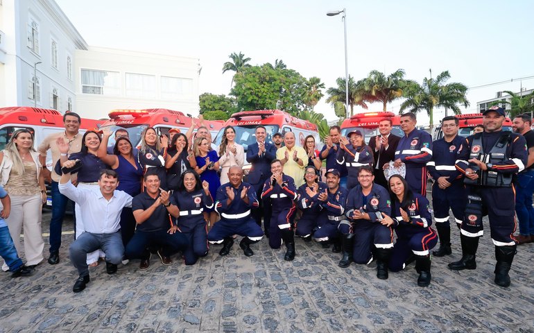 Governador entrega 21 ambulâncias do Samu a municípios alagoanos