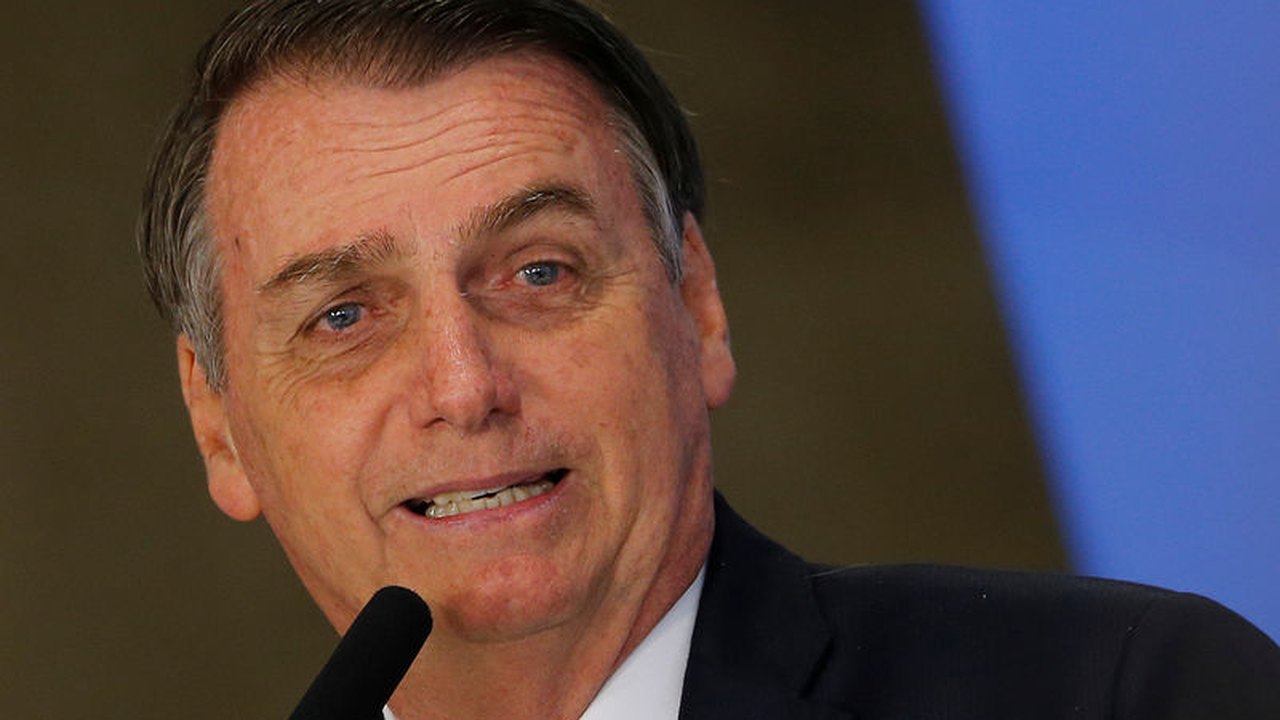 Bolsonaro exalta ministros nordestinos e nega aumento da gasolina