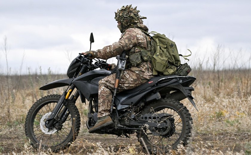 Ucrânia aumenta ataques a grupos motorizados russos, tentando parar avanço na RPD, diz militar russo