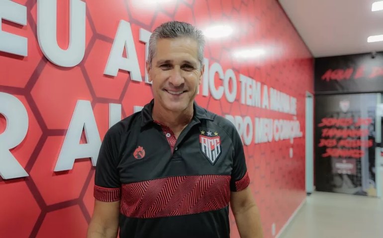 Miles Bridges, astro da equipe de Michael Jordan, é preso por violência doméstica