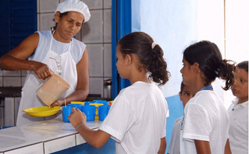 Professores pagam merenda do próprio bolso em escolas municipais de Arapiraca