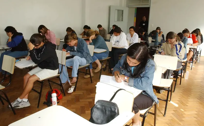 Formandos têm até meia-noite para preencher formulário do ENADE