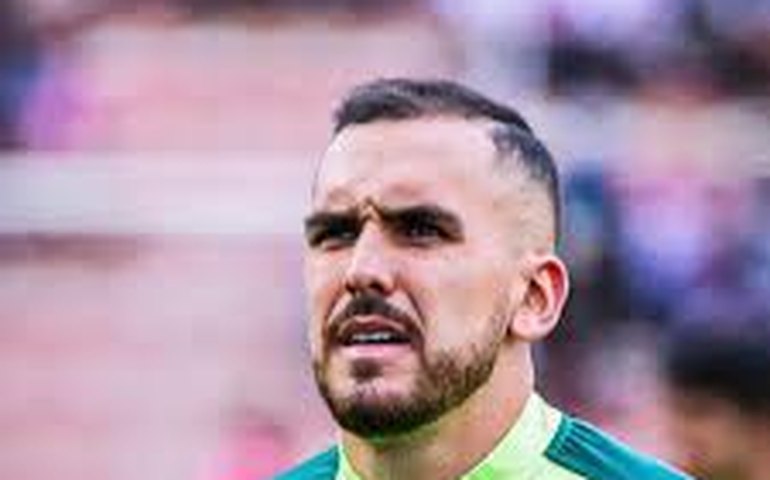 Zagueiro boliviano volta da Copa América, mas ainda desfalca a Ponte Preta na Série B