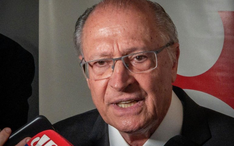 Inteligência artificial e automação estão esvaziando fábricas, diz Geraldo Alckmin