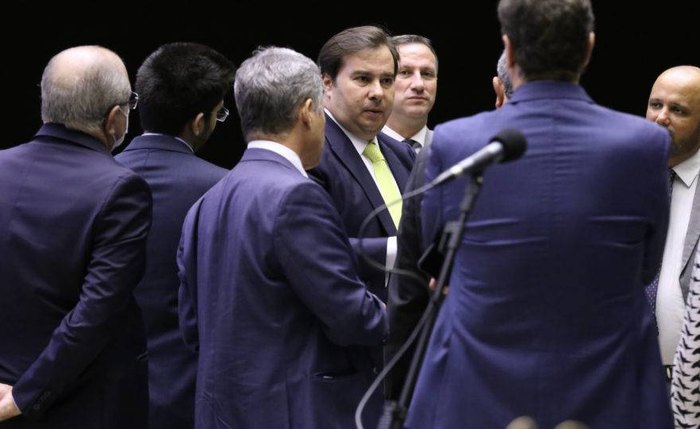 Presidente da Câmara, Rodrigo Maia, apoia plano de socorro a estados e municípios