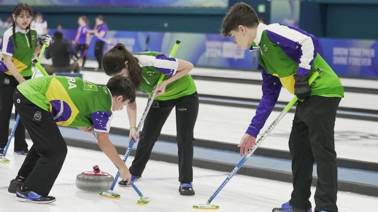 Equipe brasileira de curling vence primeiro jogo do país na história dos Jogos Olímpicos