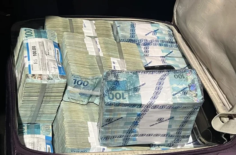 Homens são flagrados transportando R$ 2 milhões em espécie em Maceió