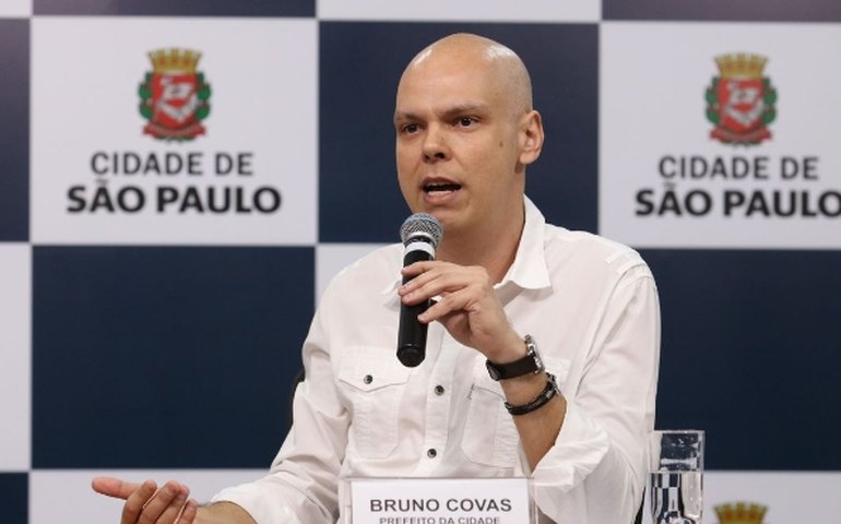 Covas critica &#8216;fake news&#8217; sobre divulgação de dados de covid-19