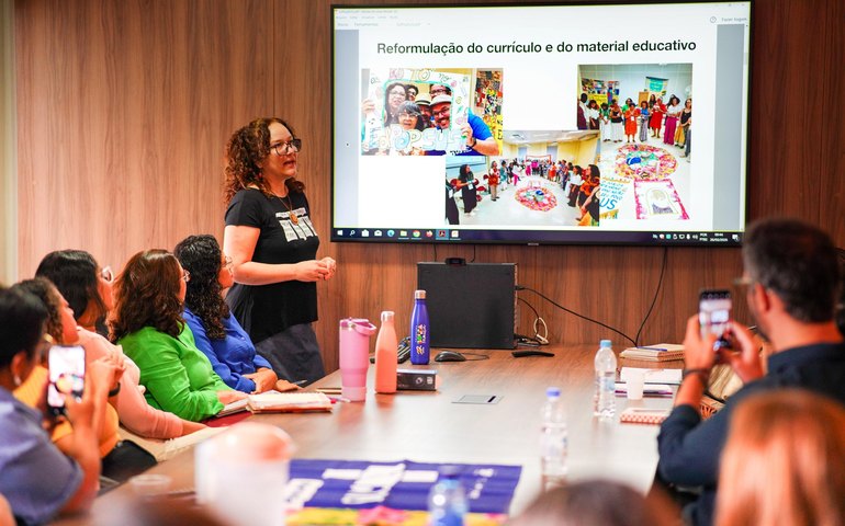 Sesau discute implementação em Alagoas do Programa de Qualificação em Educação Popular em Saúde