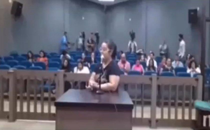 Juiz humilha advogado em audiência por oferecer água a testemunha; Veja vídeo