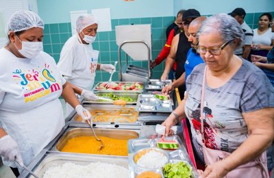 Arapiraca encerra mês com balanço positivo de ações na área da alimentação